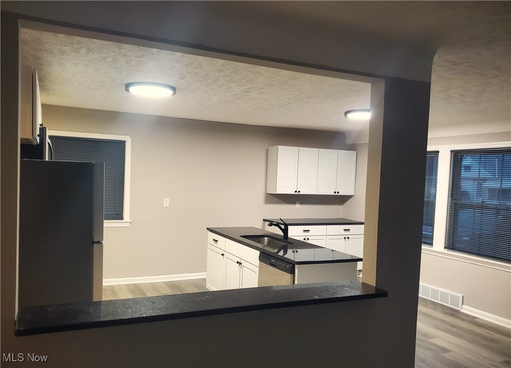 6142 Kelsey Road Parma, OH 44129 - Photo 5 of 23 Kitchen