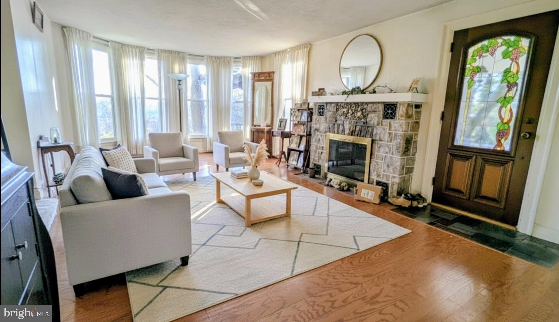 1987 Ridgewood Road York, PA 17406 - Photo 11 of 27 Virtually Staged Photo