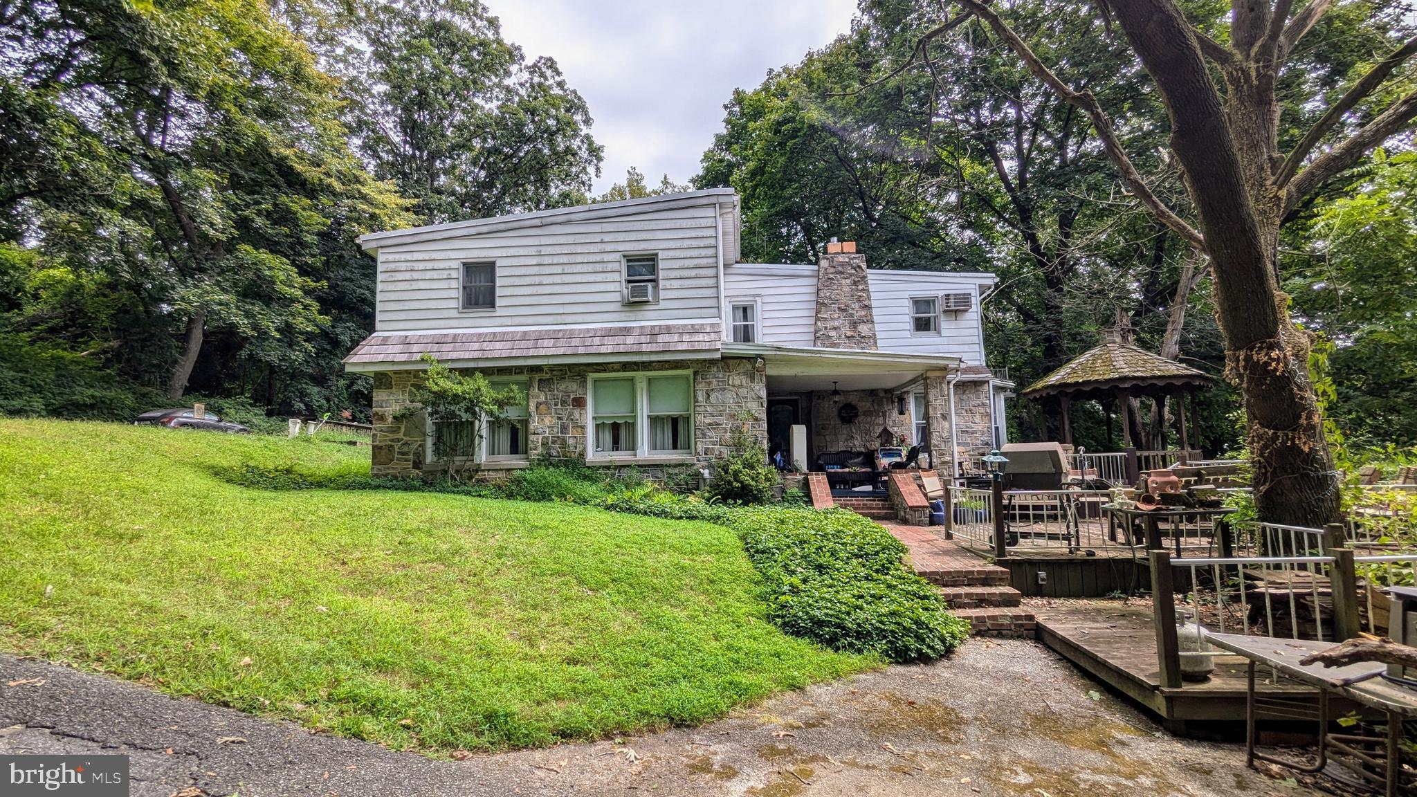 1987 Ridgewood Road York, PA 17406 - Photo 2 of 27 Gallery Image 2