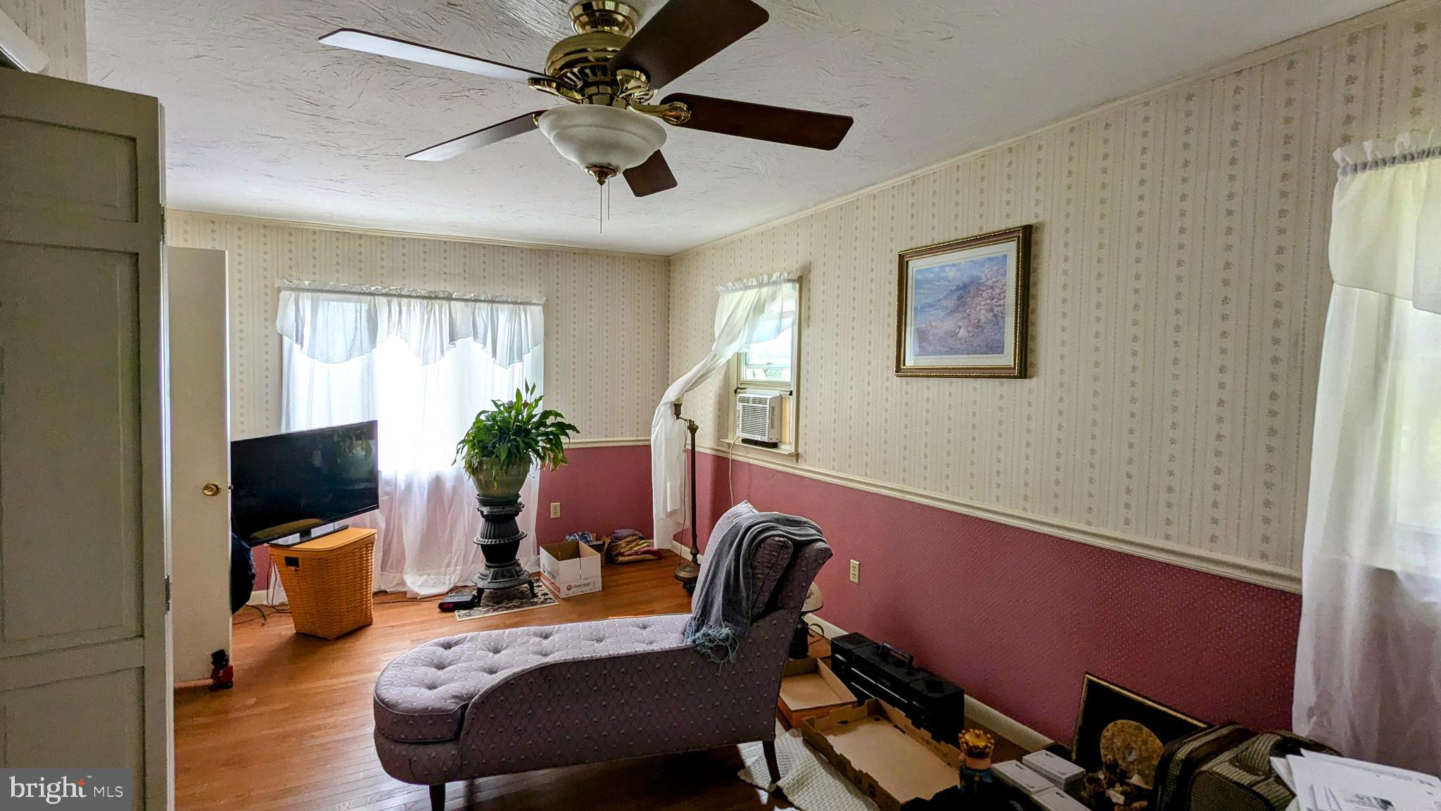 1987 Ridgewood Road York, PA 17406 - Photo 25 of 27 Upstairs guest bedroom