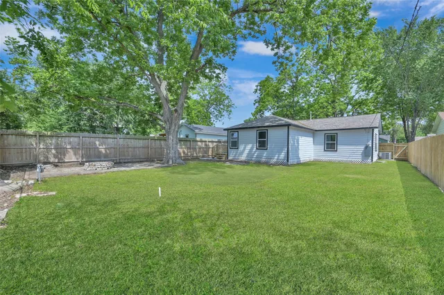 $2,000 | 2826 Hopper Road, Houston, TX 77093