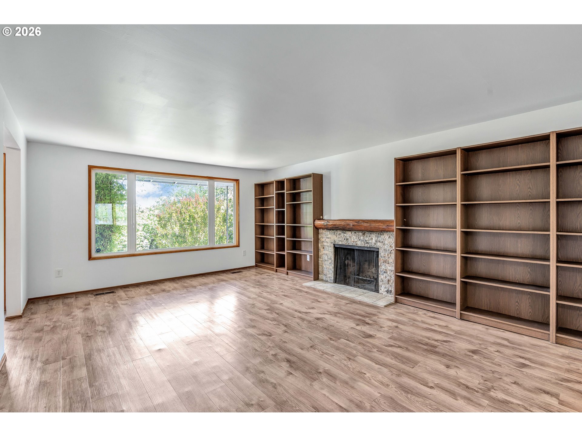 8025 Southwest Schiller Road Portland, OR 97225 - Photo 7 of 48