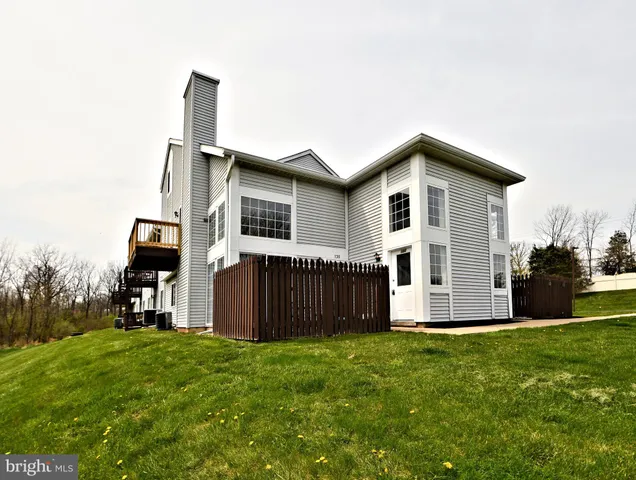 $1,950 | 122 Wheatsheaf Lane, Telford, PA 18969