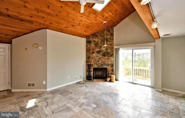 $1,950 | 122 Wheatsheaf Lane, Telford, PA 18969