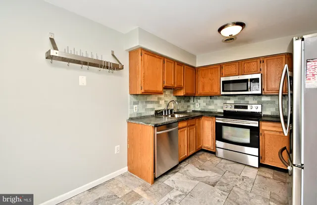 $1,950 | 122 Wheatsheaf Lane, Telford, PA 18969