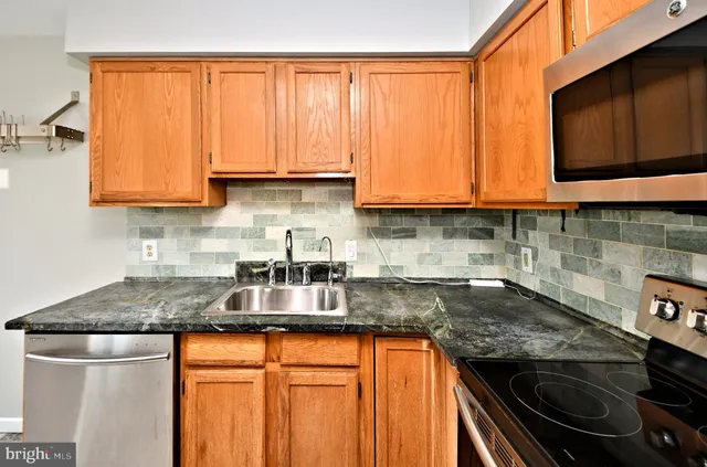 $1,950 | 122 Wheatsheaf Lane, Telford, PA 18969