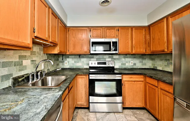 $1,950 | 122 Wheatsheaf Lane, Telford, PA 18969