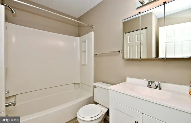 $1,950 | 122 Wheatsheaf Lane, Telford, PA 18969