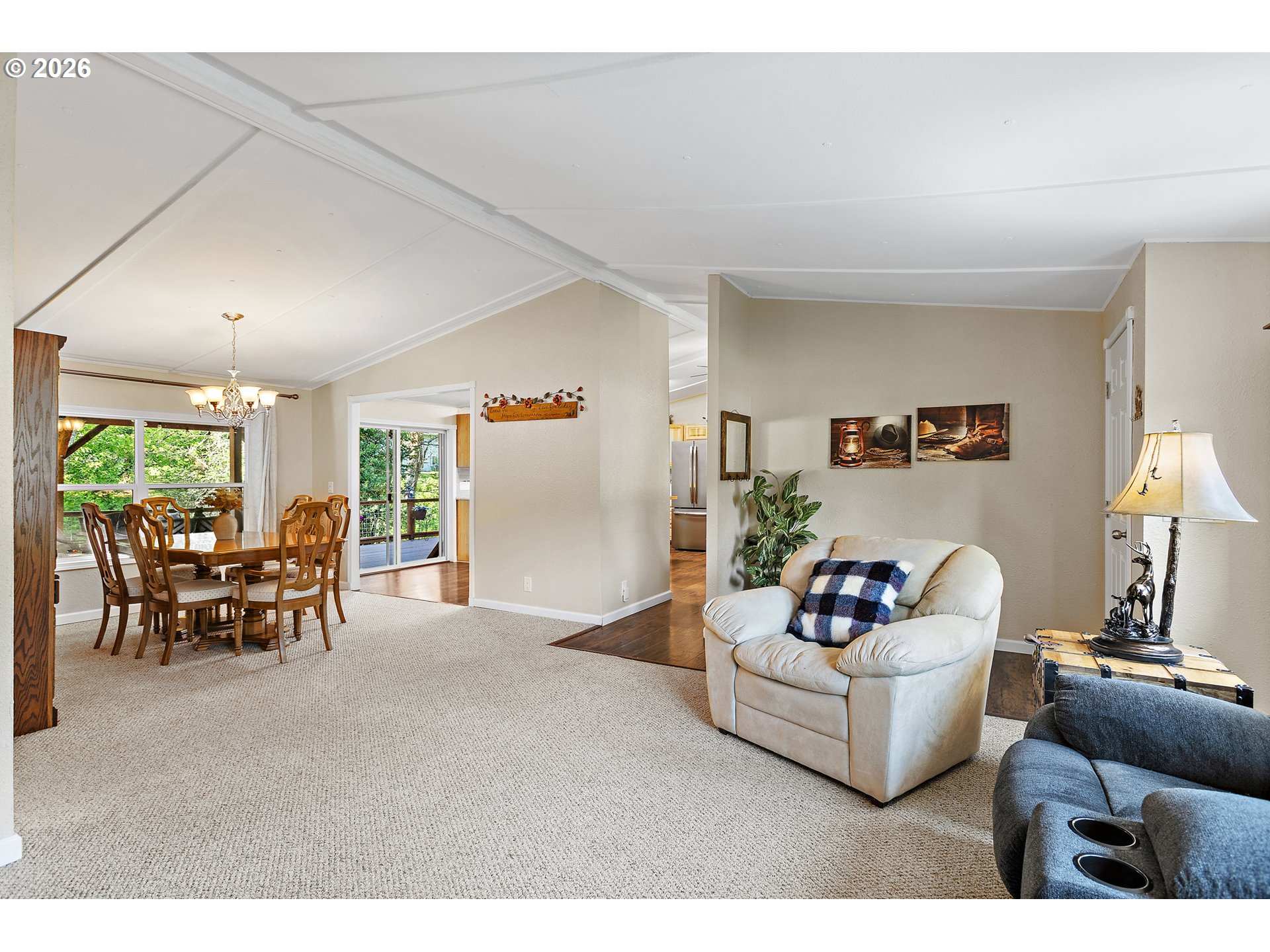 20341 Southeast Helzer Way Damascus, OR 97089 - Photo 5 of 44 Living Room/Entrance