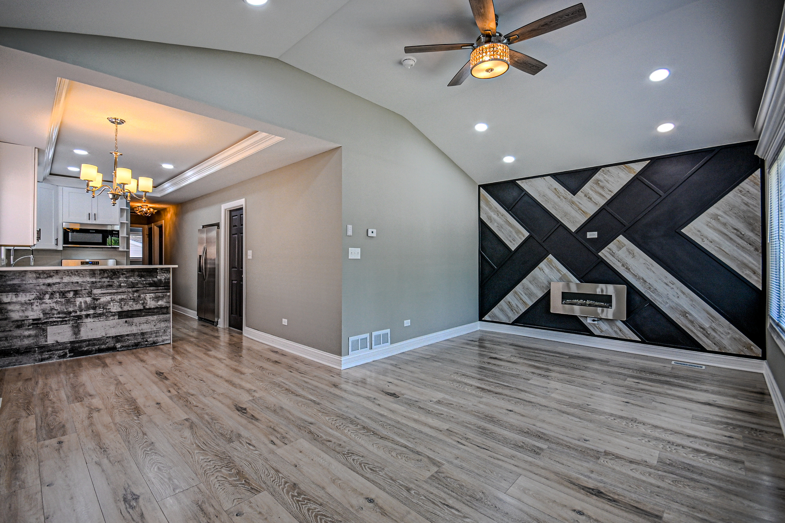 1237 East 95th Street Chicago, IL 60628 - Photo 7 of 26