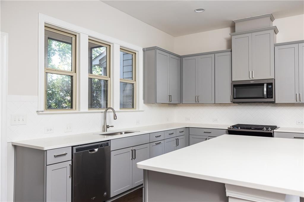 3163 Rutter Drive, Unit 31 Atlanta, GA 30345 - Photo 12 of 47 Gallery Image 12