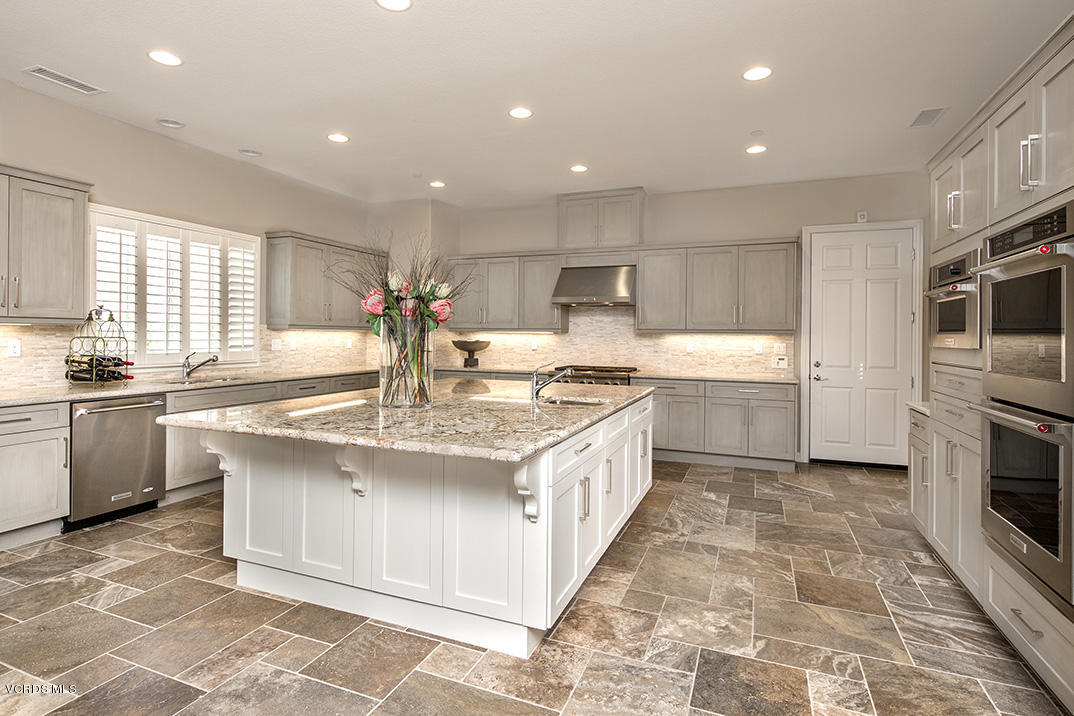 7291 Range View Court Moorpark, CA 93021 - Photo 11 of 38 7291 Rangeview Small.13