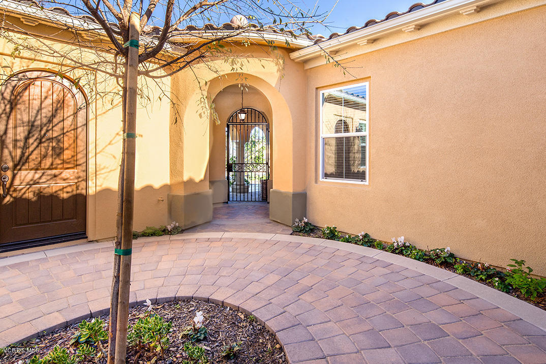 7291 Range View Court Moorpark, CA 93021 - Photo 6 of 38 7291 Rangeview Small.04