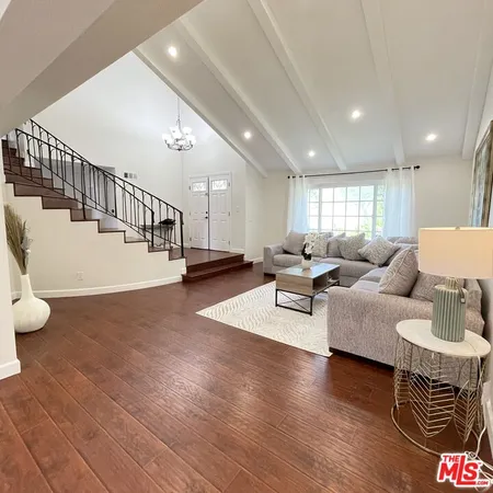 $1,100,000 | 11158 Newcastle Avenue, Granada Hills, CA 91344
