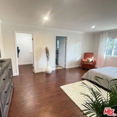 $1,100,000 | 11158 Newcastle Avenue, Granada Hills, CA 91344