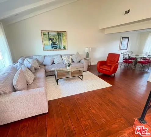 $1,100,000 | 11158 Newcastle Avenue, Granada Hills, CA 91344