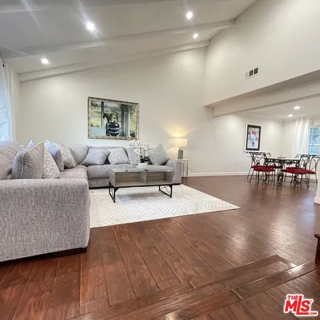 $1,100,000 | 11158 Newcastle Avenue, Granada Hills, CA 91344
