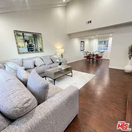 $1,100,000 | 11158 Newcastle Avenue, Granada Hills, CA 91344