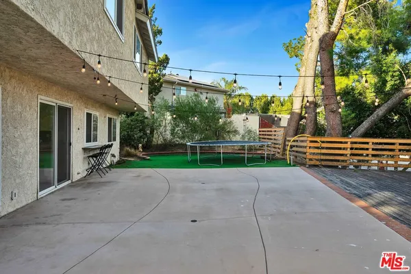 $1,100,000 | 11158 Newcastle Avenue, Granada Hills, CA 91344