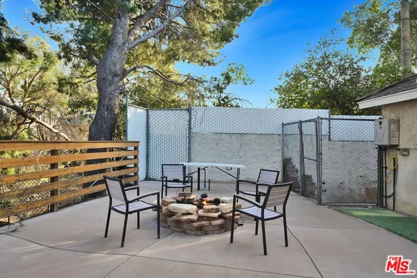$1,100,000 | 11158 Newcastle Avenue, Granada Hills, CA 91344