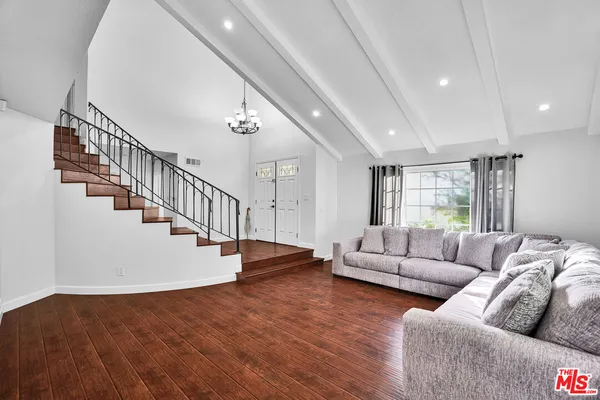 $1,100,000 | 11158 Newcastle Avenue, Granada Hills, CA 91344