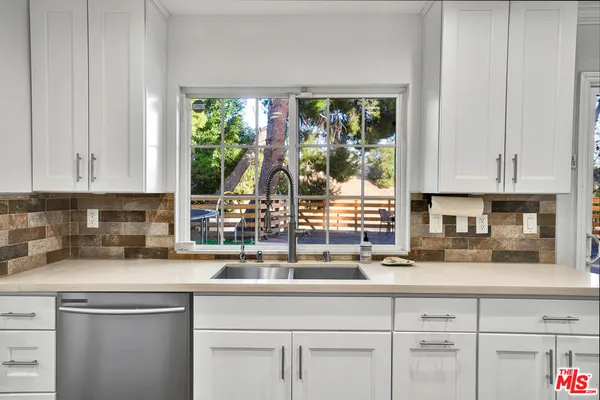 $1,100,000 | 11158 Newcastle Avenue, Granada Hills, CA 91344