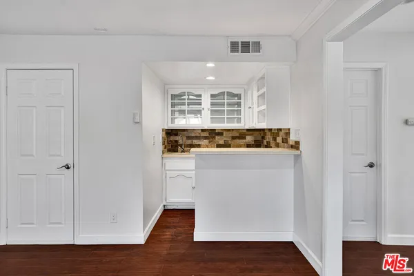 $1,100,000 | 11158 Newcastle Avenue, Granada Hills, CA 91344