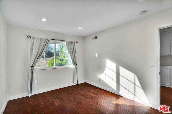 $1,100,000 | 11158 Newcastle Avenue, Granada Hills, CA 91344