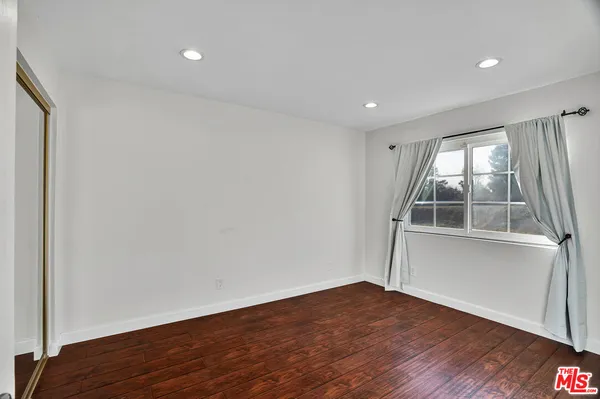 $1,100,000 | 11158 Newcastle Avenue, Granada Hills, CA 91344