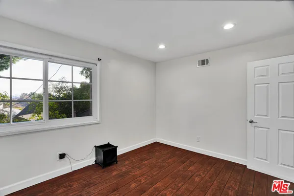 $1,100,000 | 11158 Newcastle Avenue, Granada Hills, CA 91344