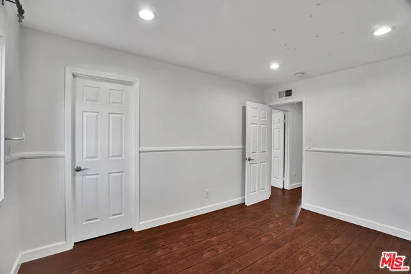 $1,100,000 | 11158 Newcastle Avenue, Granada Hills, CA 91344
