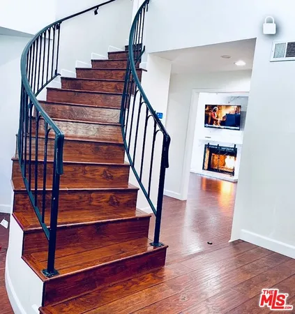 $1,100,000 | 11158 Newcastle Avenue, Granada Hills, CA 91344