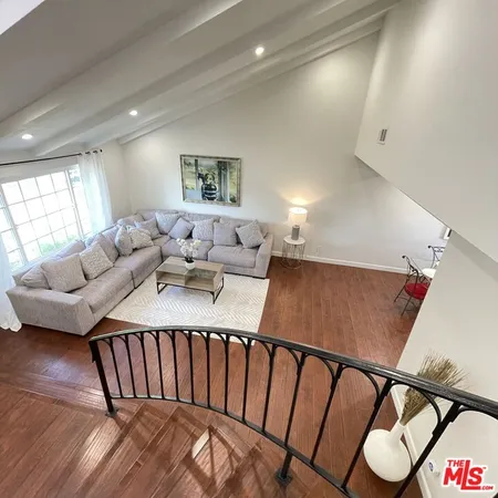 $1,100,000 | 11158 Newcastle Avenue, Granada Hills, CA 91344