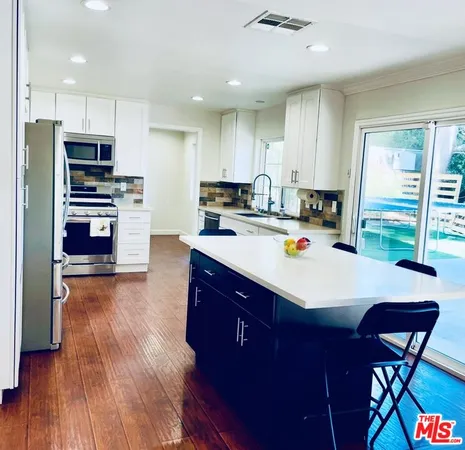 $1,100,000 | 11158 Newcastle Avenue, Granada Hills, CA 91344