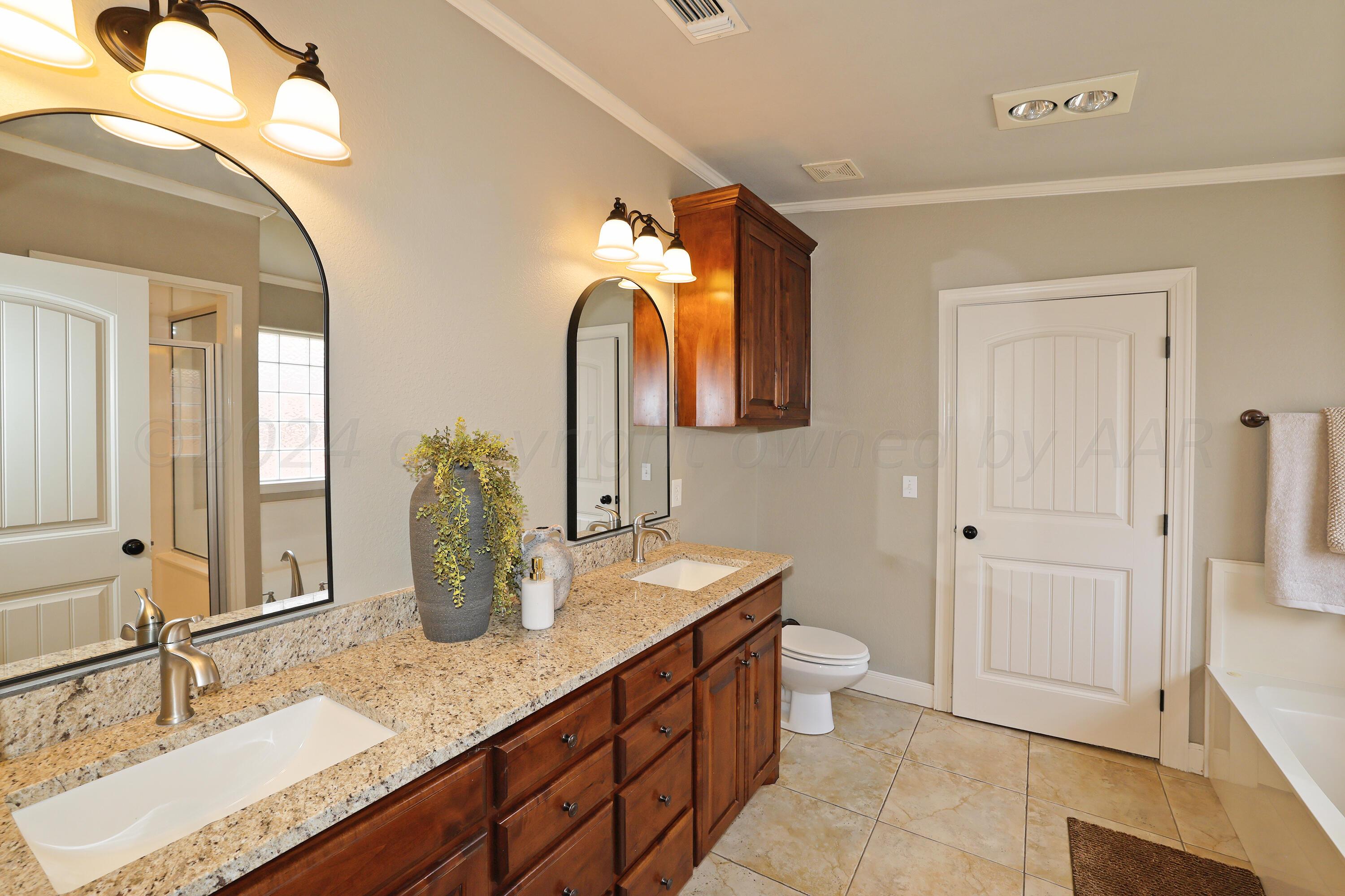 8614 Dallington Drive Amarillo, TX 79119 - Photo 14 of 32 Master Bath
