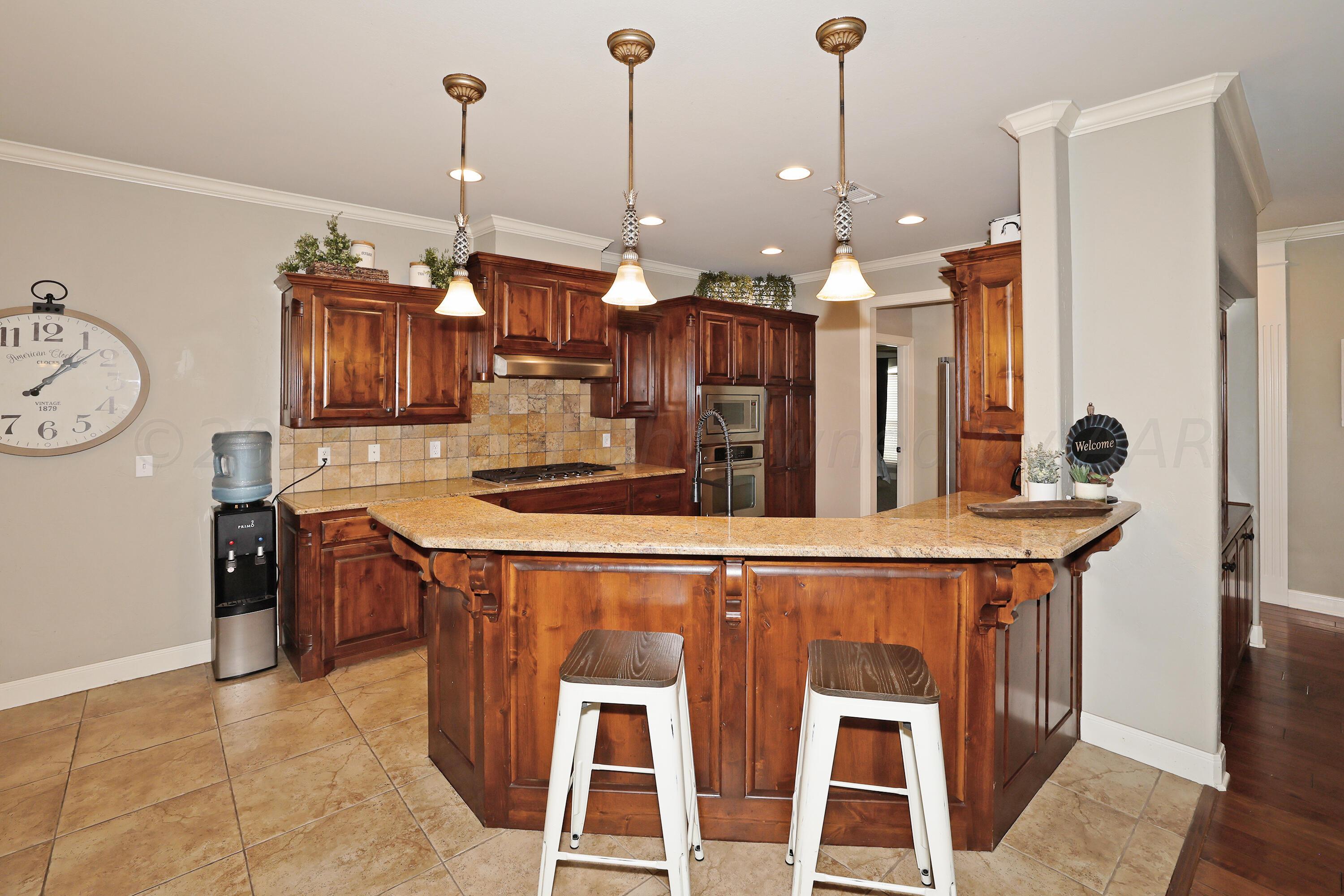 8614 Dallington Drive Amarillo, TX 79119 - Photo 2 of 32 Kitchen