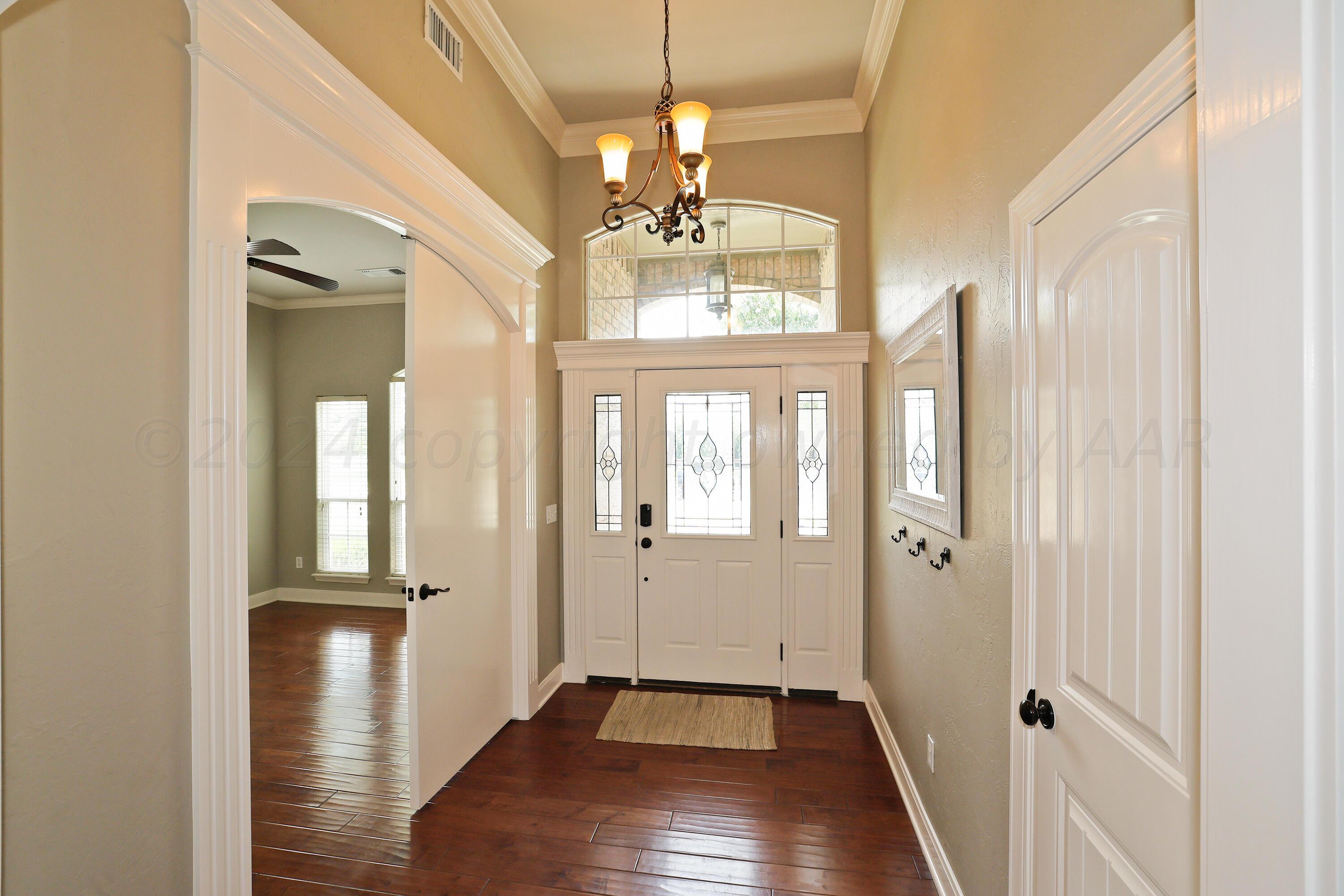 8614 Dallington Drive Amarillo, TX 79119 - Photo 9 of 32 Entry