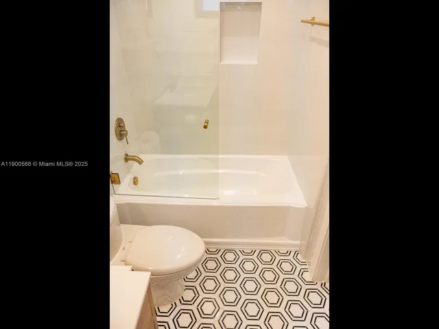 $1,398,000 | 11504 Northeast 6th Avenue, Miami, FL 33161