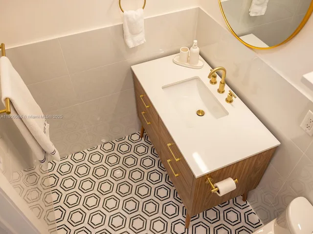 $1,398,000 | 11504 Northeast 6th Avenue, Miami, FL 33161