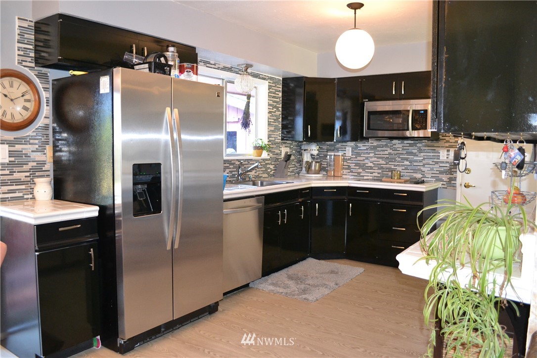 434 East Ahlvers Road Port Angeles, WA 98362 - Photo 4 of 24 Gallery Image 4