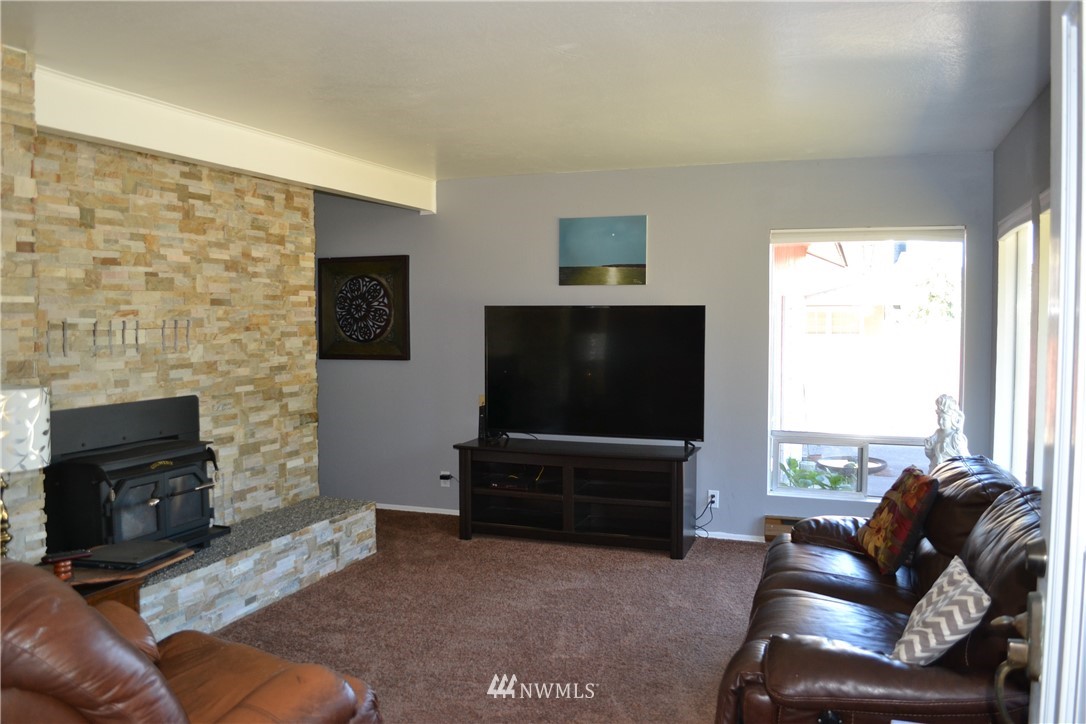 434 East Ahlvers Road Port Angeles, WA 98362 - Photo 5 of 24 Gallery Image 5