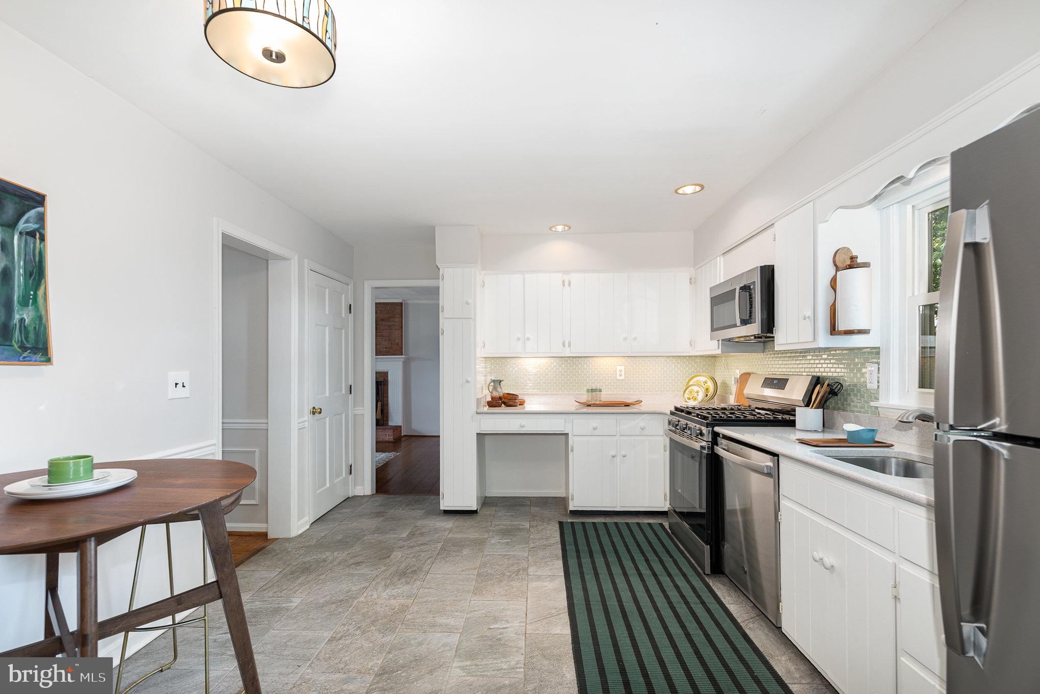 10828 Sandringham Road Cockeysville, MD 21030 - Photo 10 of 44 Gallery Image 10