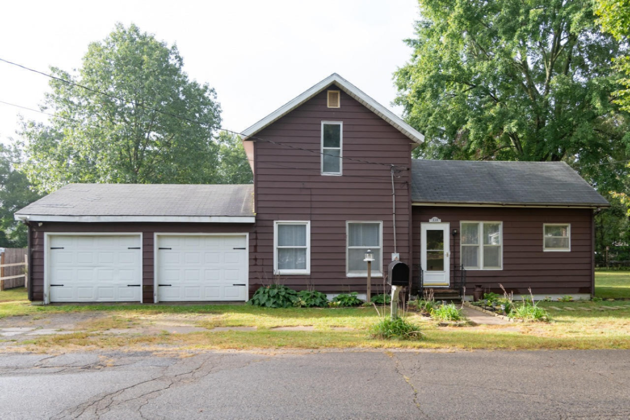 118 East Champion Street Decatur, MI 49045 - Photo 1 of 21 118 E Champion-21
