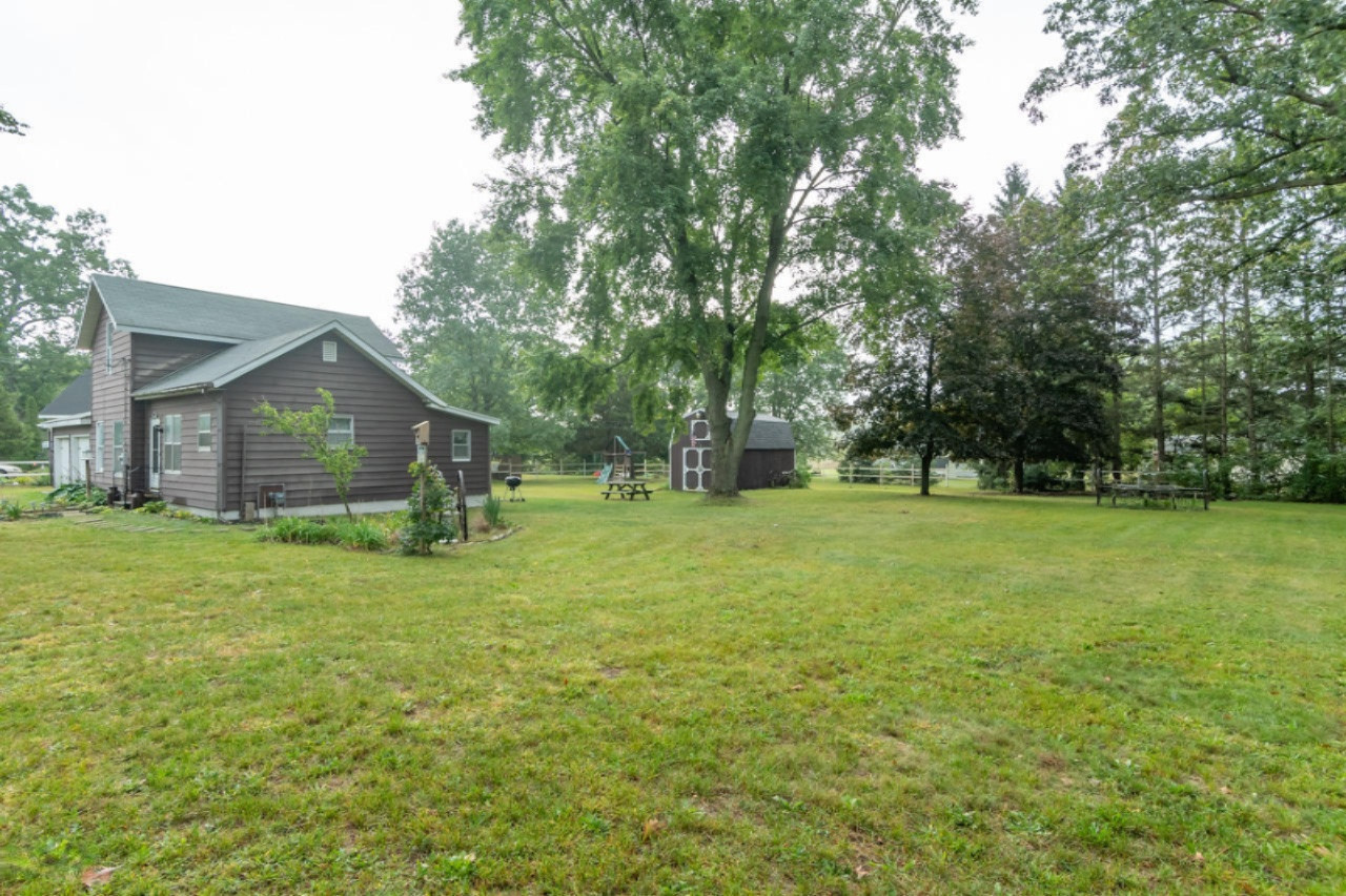 118 East Champion Street Decatur, MI 49045 - Photo 8 of 21 118 E Champion-20