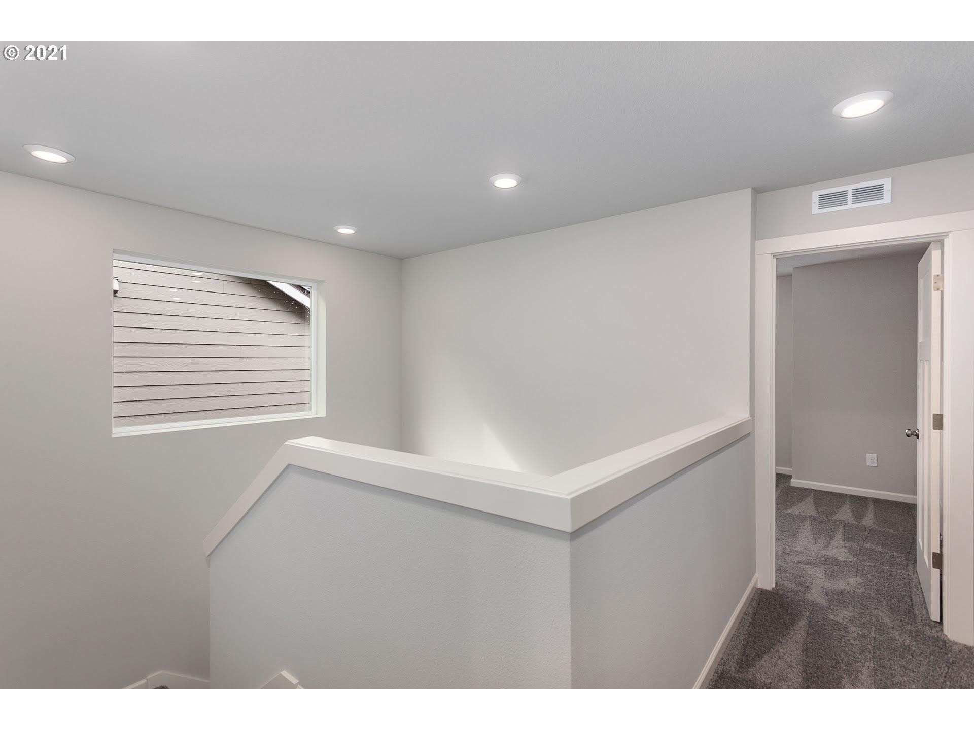 15114 Southeast Baden Powell Road Happy Valley, OR 97086 - Photo 11 of 20 Gallery Image 11