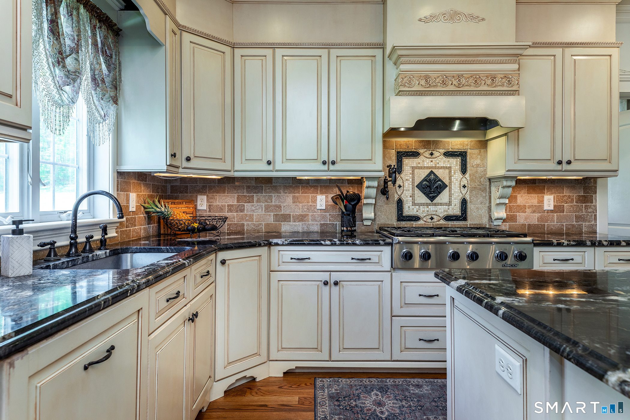 146 Hollow Road Watertown, CT 06795 - Photo 4 of 38