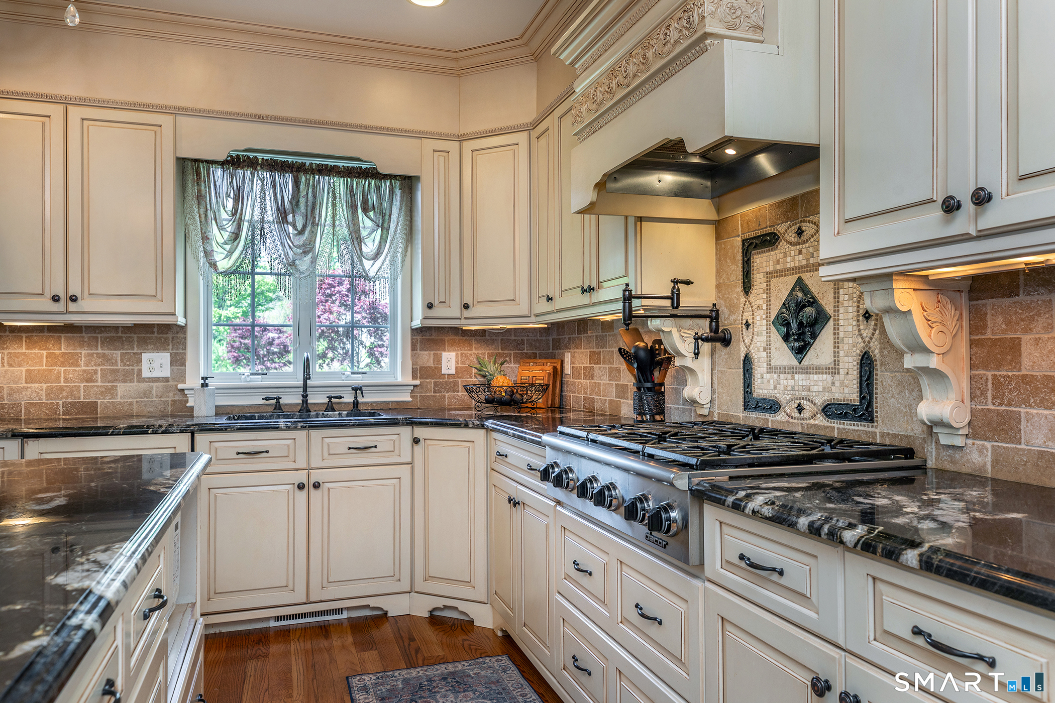 146 Hollow Road Watertown, CT 06795 - Photo 5 of 38