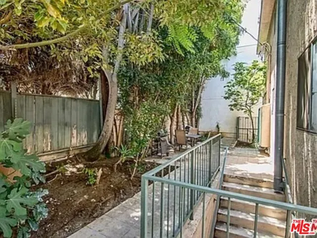 $2,699 | 1112 North Olive Drive, Unit F, West Hollywood, CA 90069