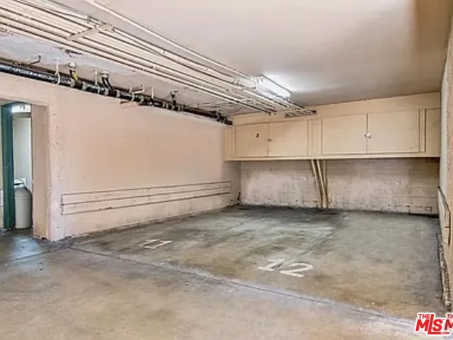 $2,699 | 1112 North Olive Drive, Unit F, West Hollywood, CA 90069