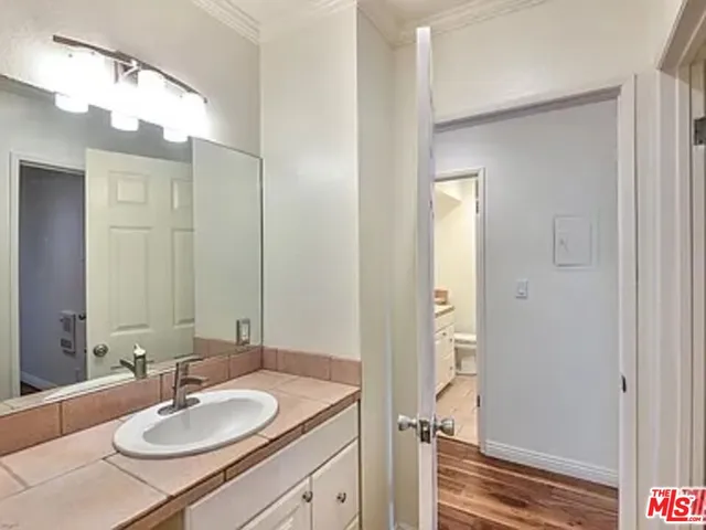 $2,699 | 1112 North Olive Drive, Unit F, West Hollywood, CA 90069